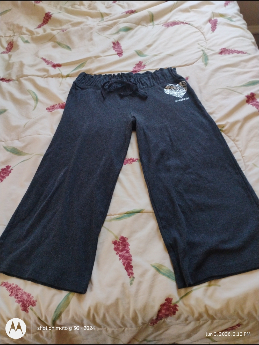 Bebe Dark Gray Wide Leg Lounge Capris with Rhinestone Heart